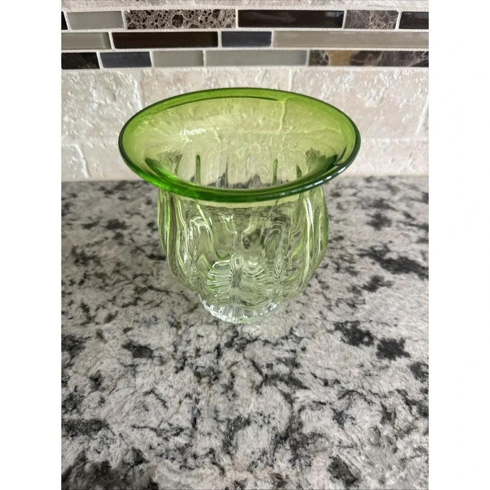 Vtg Avocado Green Glass Ribbed Scalloped Ftd Flower Vase 5.5